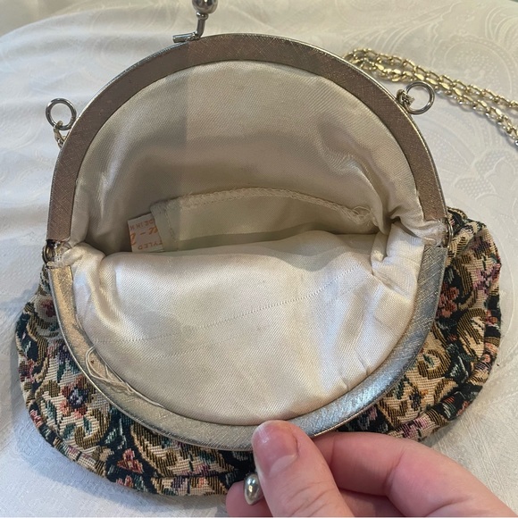 Vintage Floral Tapestry Purse with Chain Strap 1950s 1960s Made in Hong Kong - Picture 5 of 6